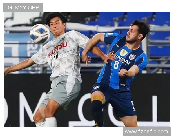 杭州足球队配合引发热议球迷对战术和球员默契提出不同看法